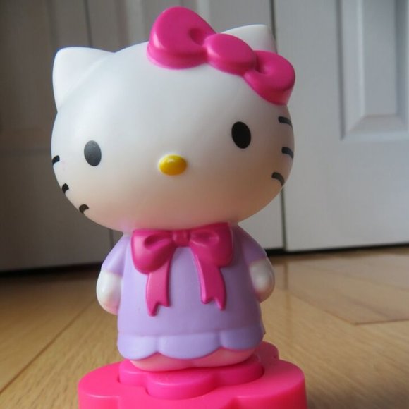 Hello Kitty Sanrio McDonald's 2015 Hello Kitty Paper Puncher Hearts - BROKEN - Picture 8 of 13